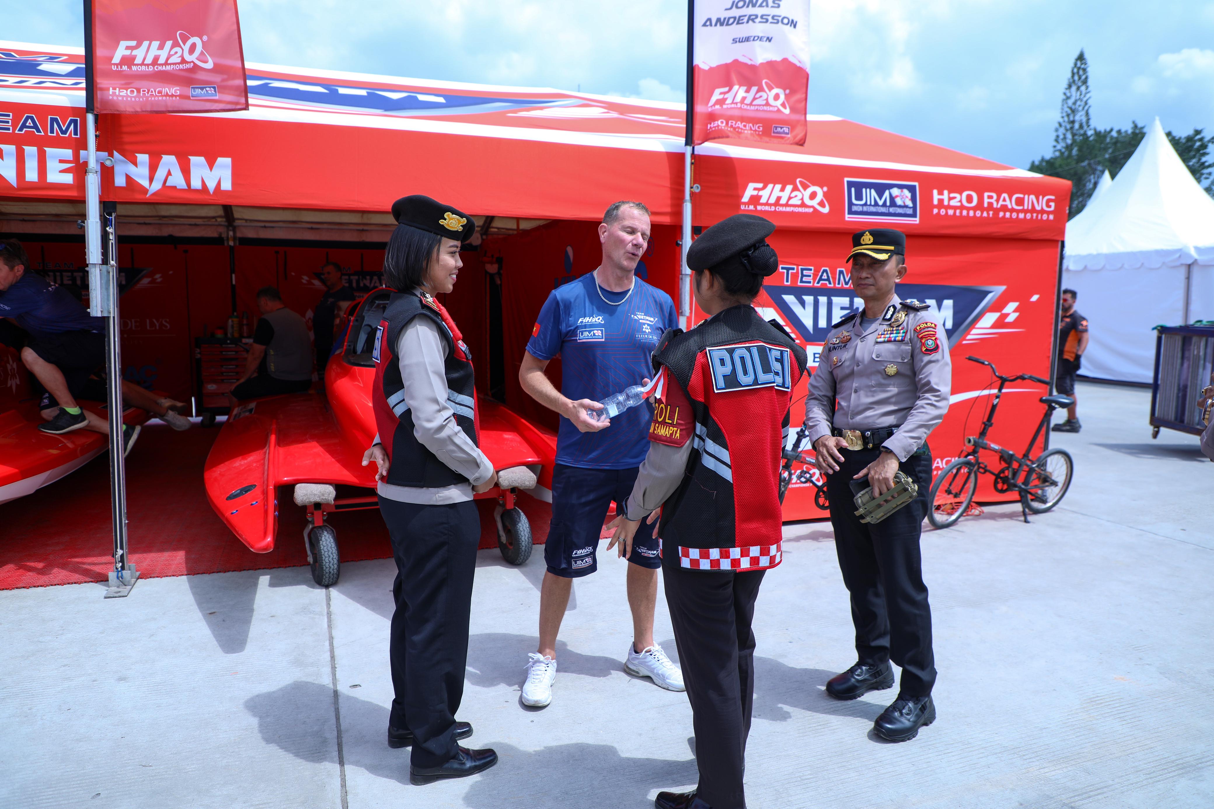Poldasu Turunkan Polisi Mahir Bahasa Inggris, Layani Wisatawan F1 Powerboat