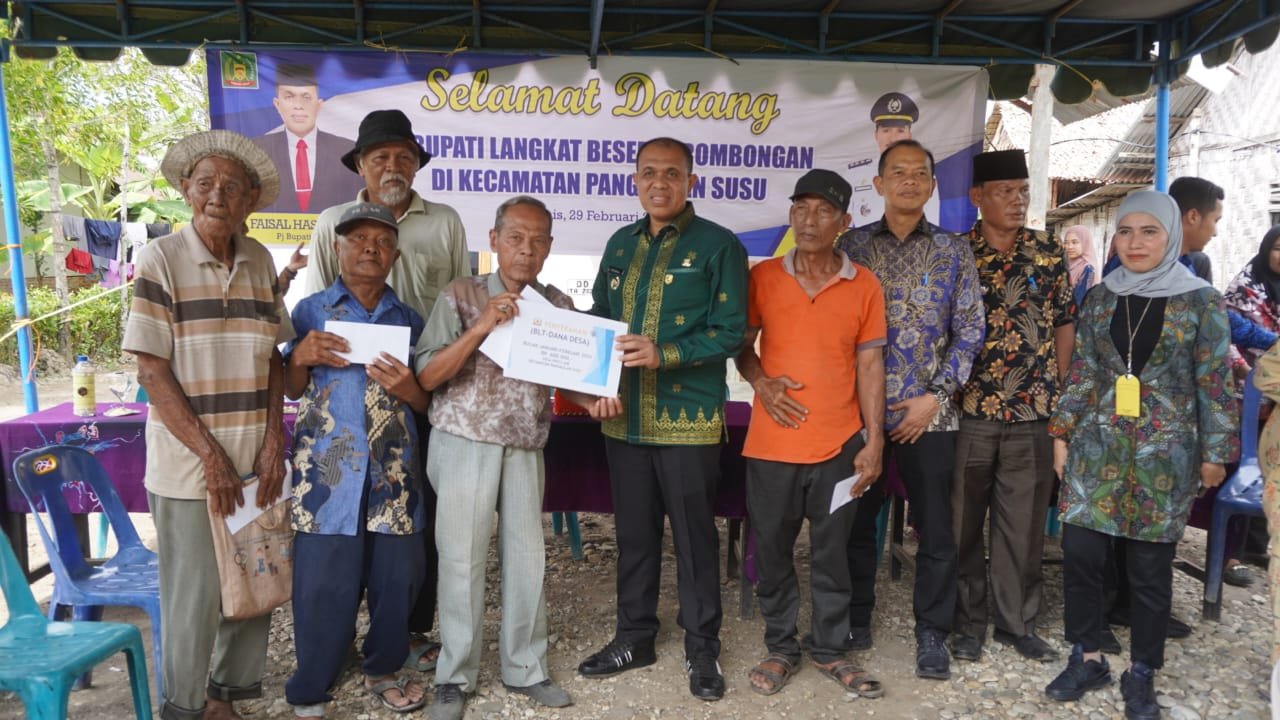 Pj Bupati Langkat Puji Kerja Nyata Kades Pintu Air dan Camat Pangkalan Susu