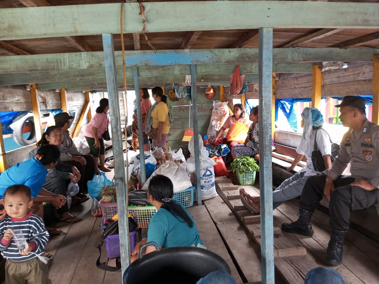 Polsek Palipi Sampaikan Imbauan Kamtibmas kepada Masyarakat Saat di Kapal