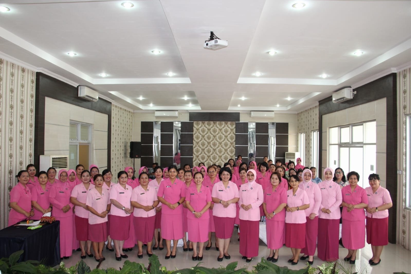 Kunjungi Polres Nias, Ini Pesan Ketua PD Bhayangkari Sumut Kepada Warakawuri