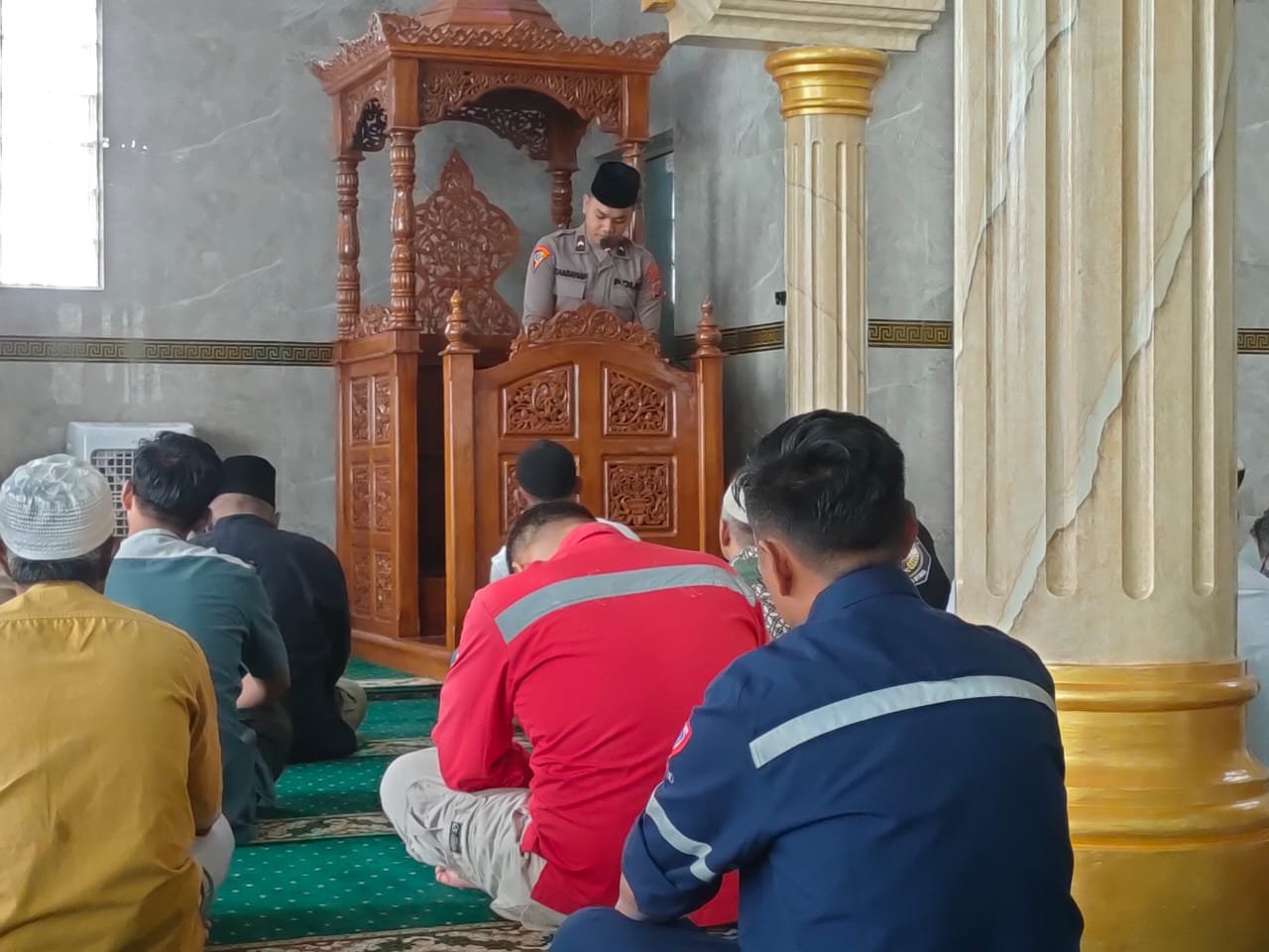 Polres Samosir Sampaikan Khutbah di Mesjid Al-Hasanah Pangururan