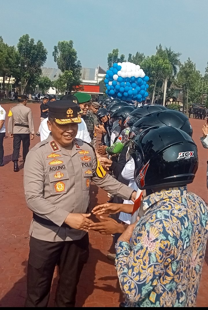 Polda Sumut Terbangkan Balon, Berhadiah 3 Ekor Sapi