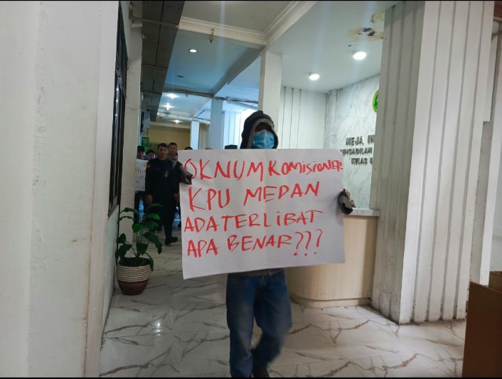 Aripsu Sumut Datangi PN Medan: ‘Oknum Komisioner KPU Ada Terlibat, Apa Benar?’