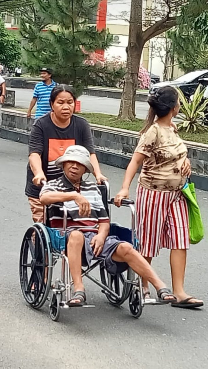 Diduga Oknum Brimob, Aniaya Lansia Hingga Lumpuh