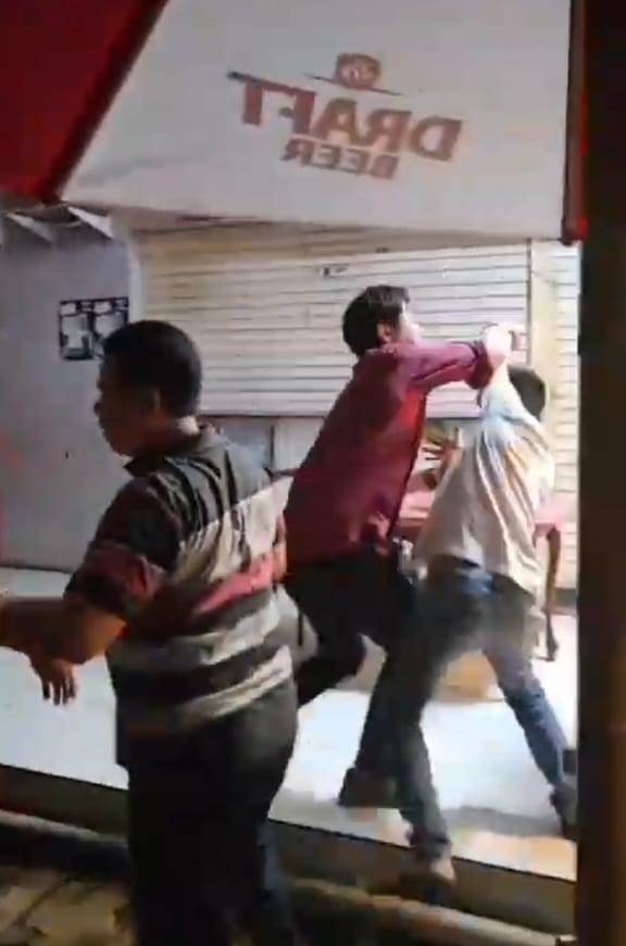 Mabuk David Chandra Aniaya Pengacara Kondang Sun Sin SH MH Jari Tangan Patah Dihantam Kursi