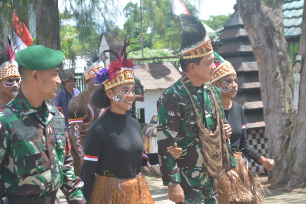 Kepala Staf Kodam I/BB Kunjungi Personel Satgas Yonif 122/TS Diwilayah Perbatasan Indonesia-Papua Nugini
