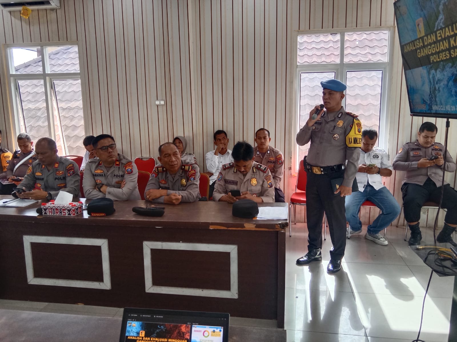 Anev Mingguan, Kapolres Samosir Minta Optimalisasi Pengamanan Objek Wisata dan Penanganan Karhutla