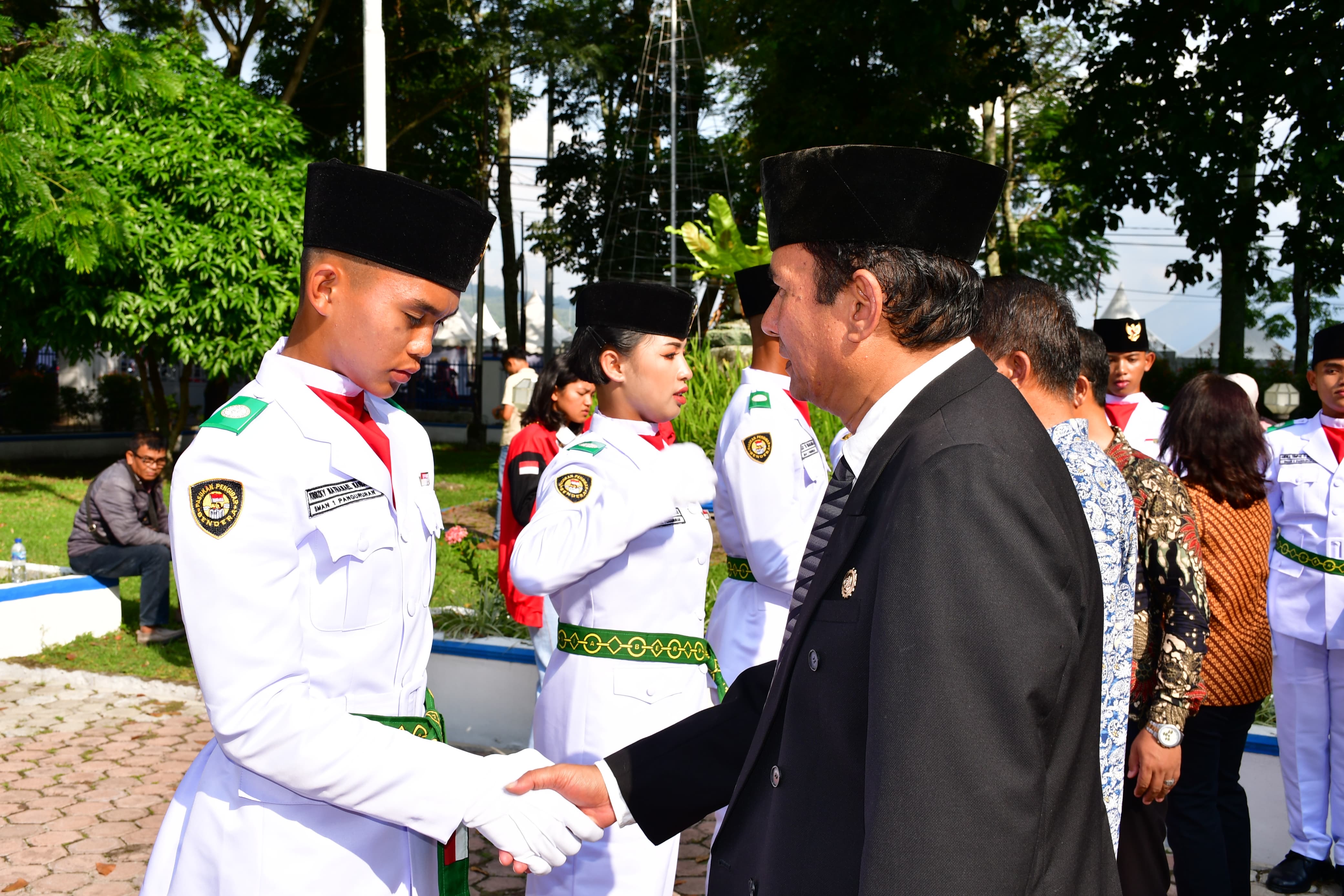 Pasukan Pengibar Bendera Kabupaten Samosir 2024 Dikukuhkan