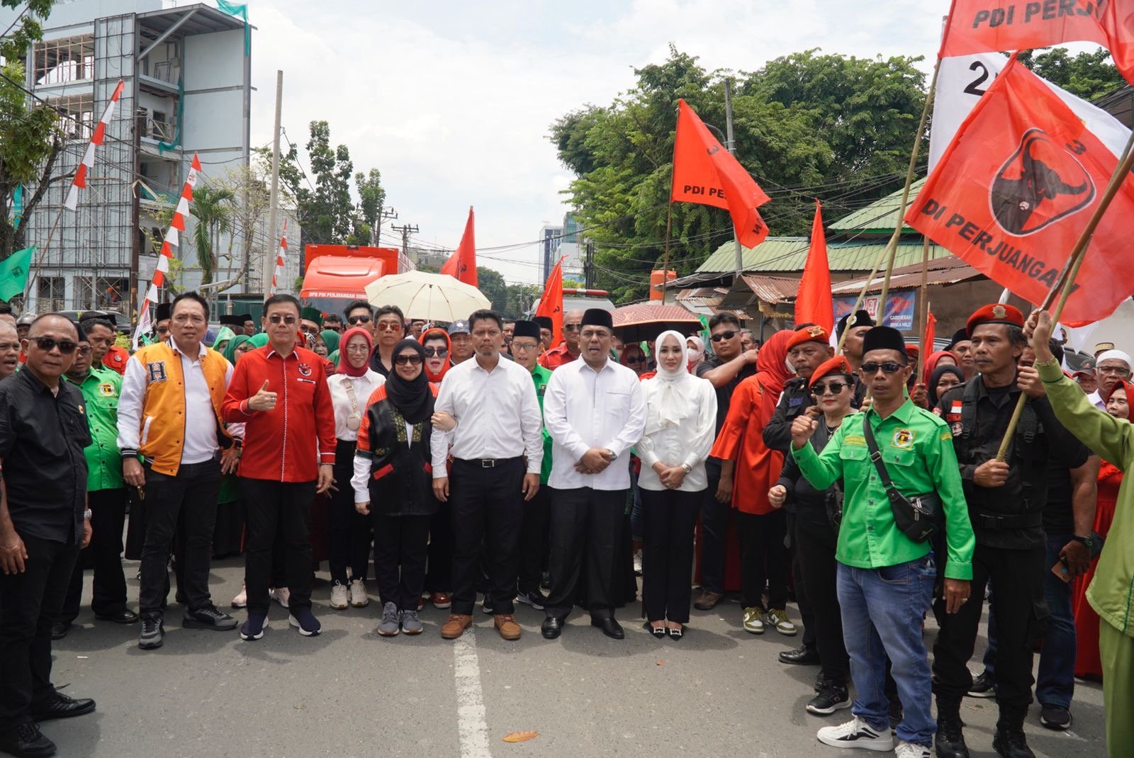 Prof Ridha dan Abdul Rani Daftar ke KPU dengan Bawa Tagline Medan Berani