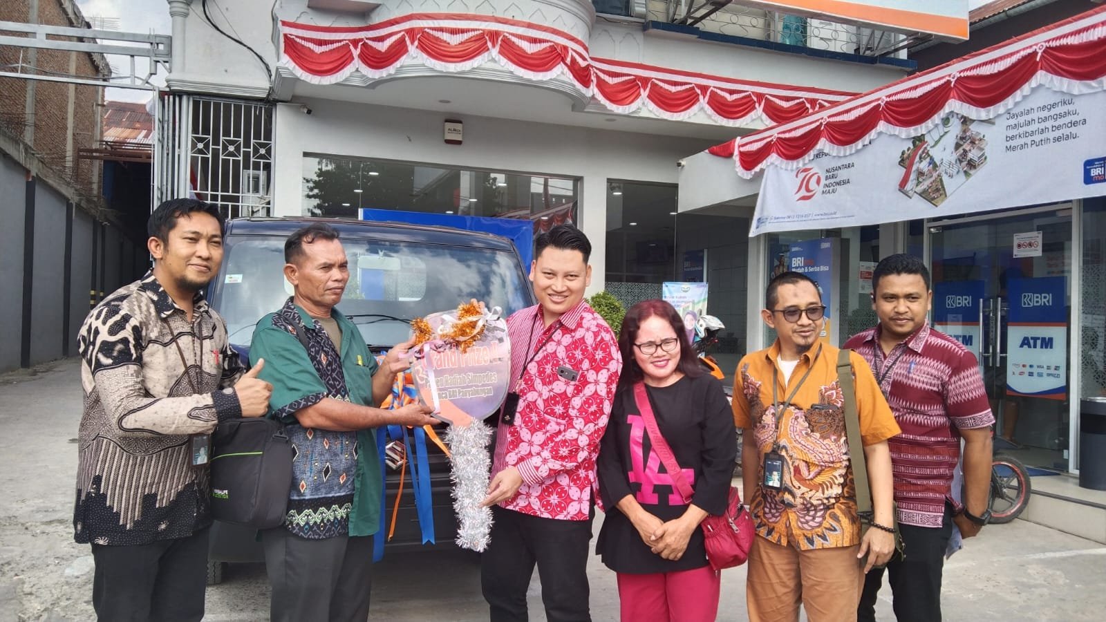 BRI Cabang Panyabungan Serahkan Hadiah Mobil Kepada Nasabah Pemenang Undian