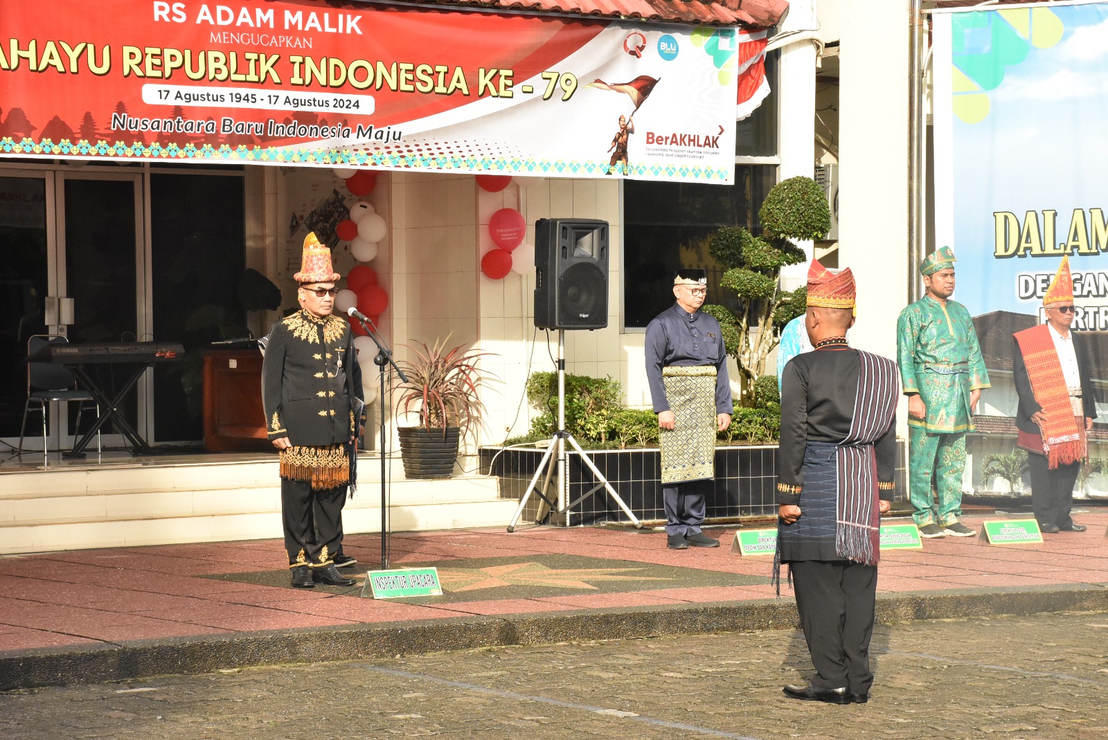 RS Adam Malik Rayakan HUT Ke-79 RI dengan Pakaian Adat dan Lomba Tradisional