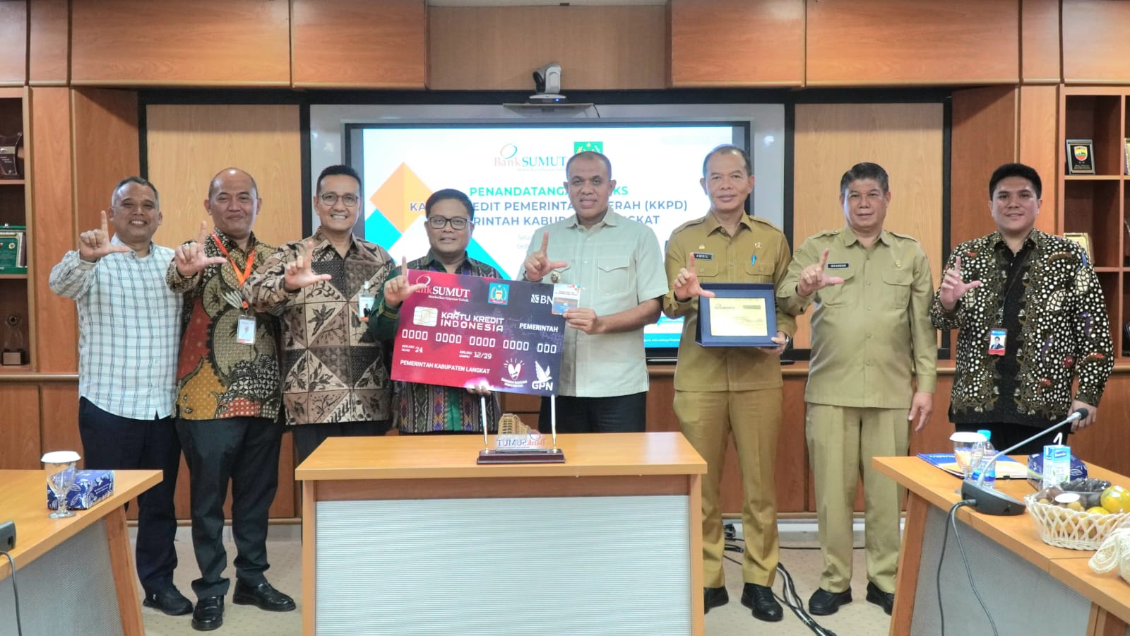 Pj. Bupati Langkat Teken MoU KKPD dengan Bank Sumut