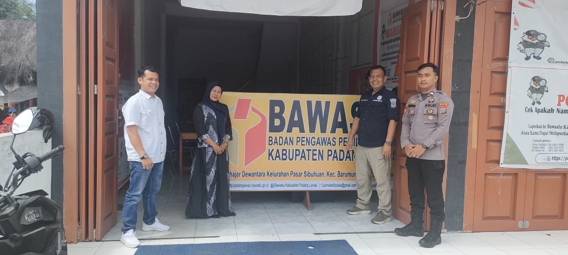 Kasatgas Humas Polres Palas Monitoring Personil Pengamanan di Kantor Bawaslu