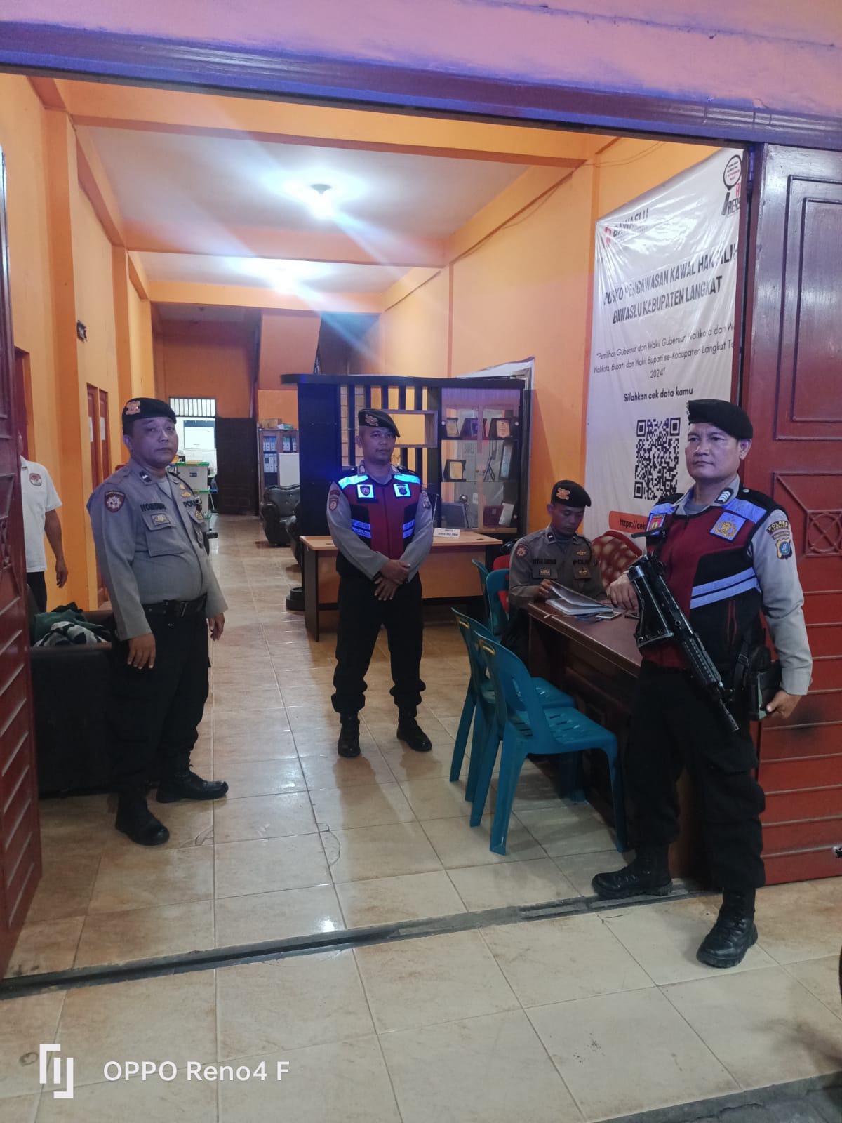 Jelang Pemilu 2024, Sat Samapta Polres Langkat Patroli ke Kantor KPU