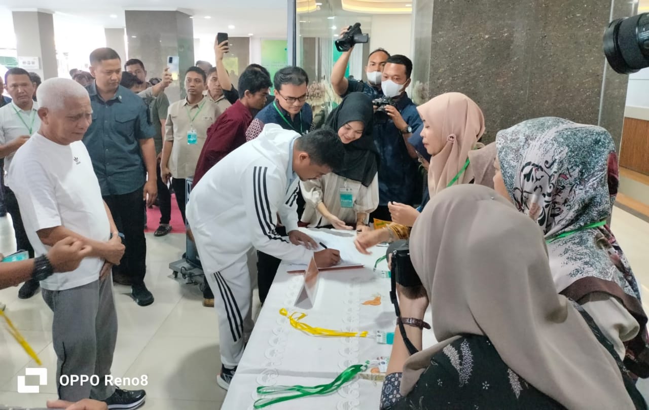 Paslon Gubernur-Wakil Gubernur Sumut Bobby Nasution-Surya Jalani Pemeriksaan Kesehatan di RS Adam Malik