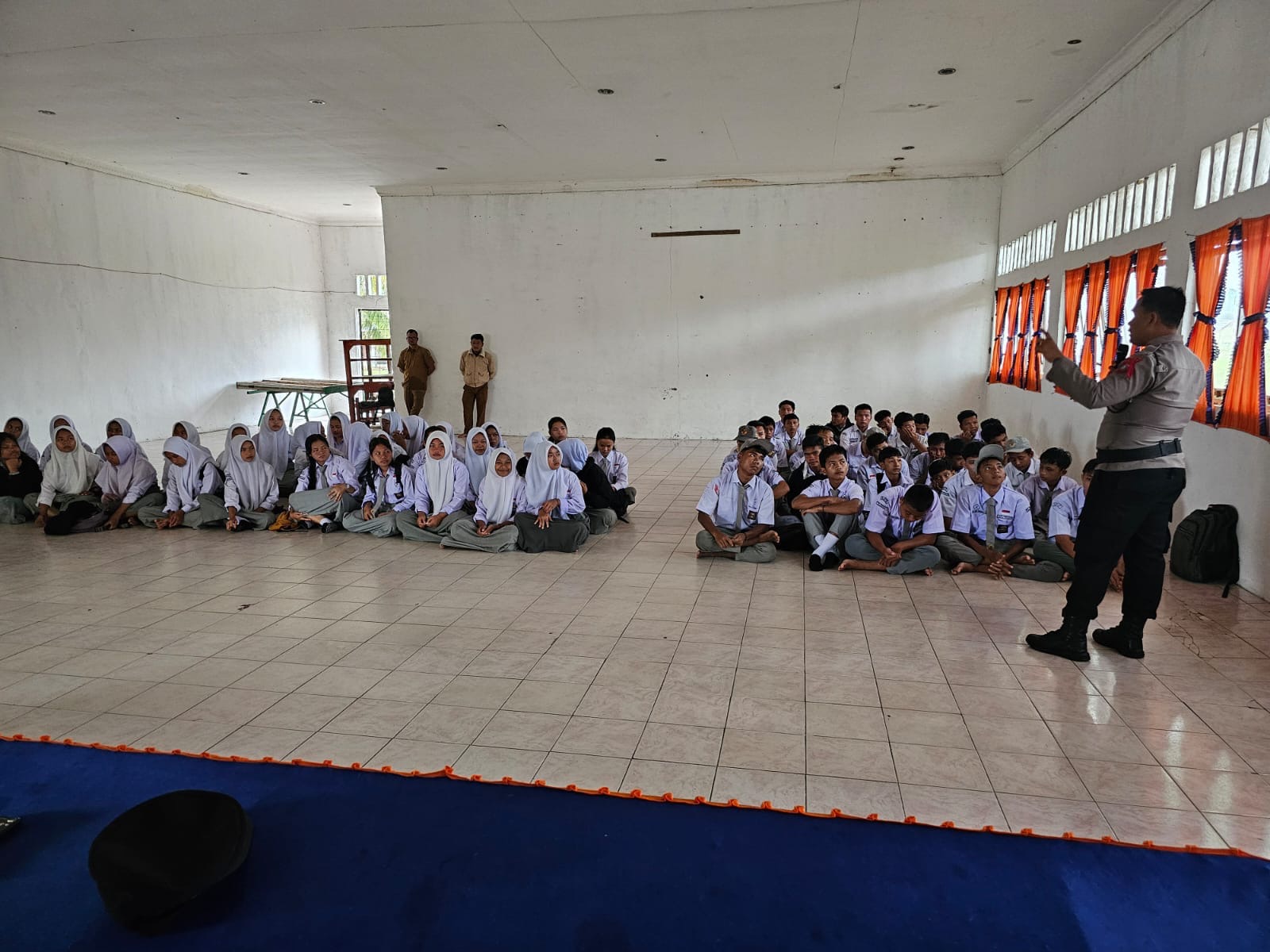 Kapolsek Barteng Goes to School di SMK Negeri 1 Huristak
