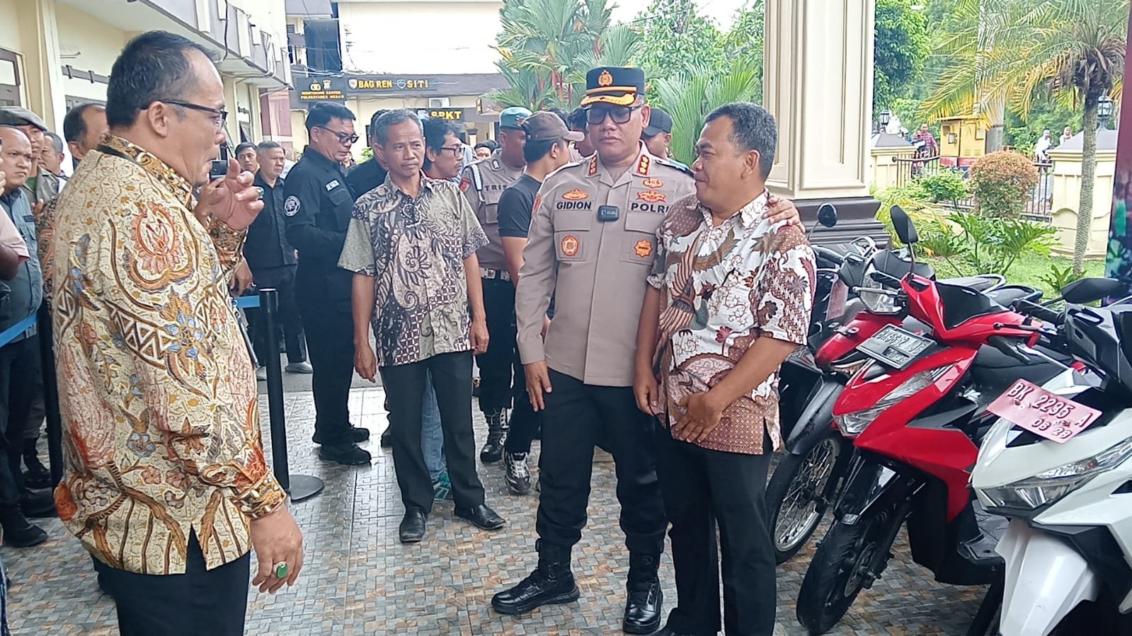 Polreatabes Medan Serahkan 11 Sepeda Motor Hasil Pengungkapan C3 Kepada Pemilik