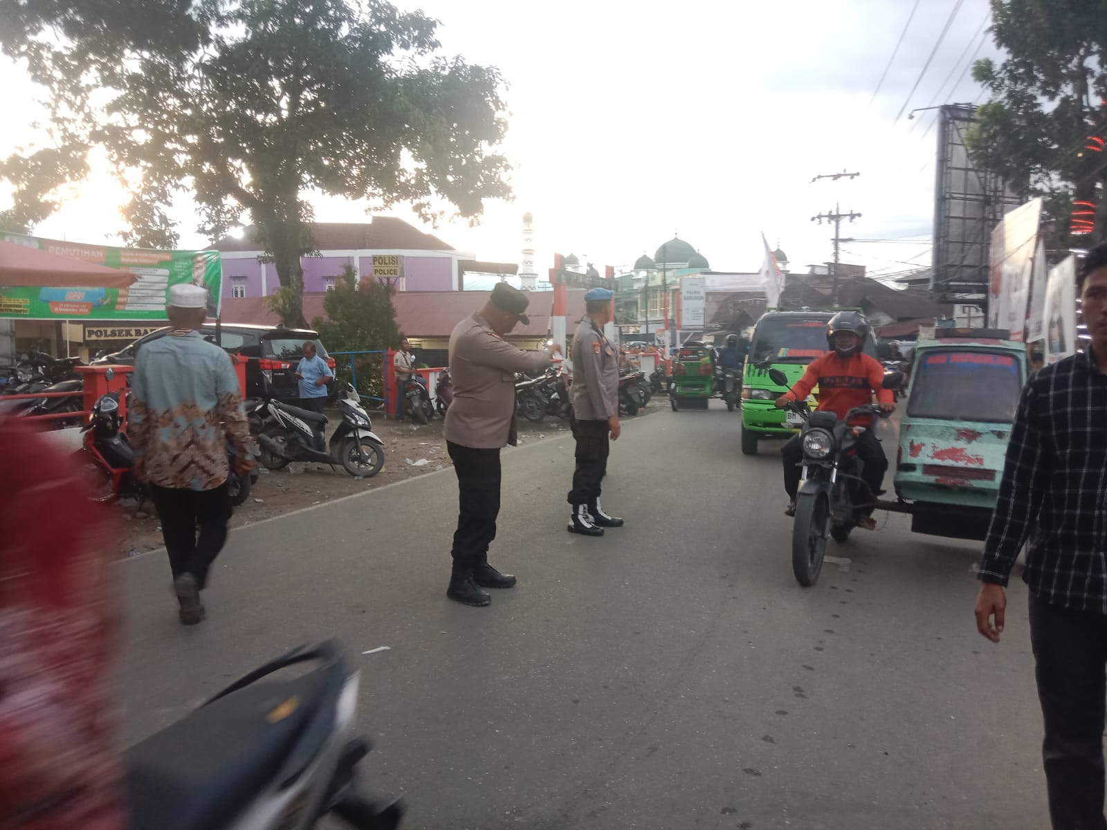 Jaga Situasi Tetap Aman Saat Kampanye Akbar, Polres Palas Lakukan Gatur Lalin