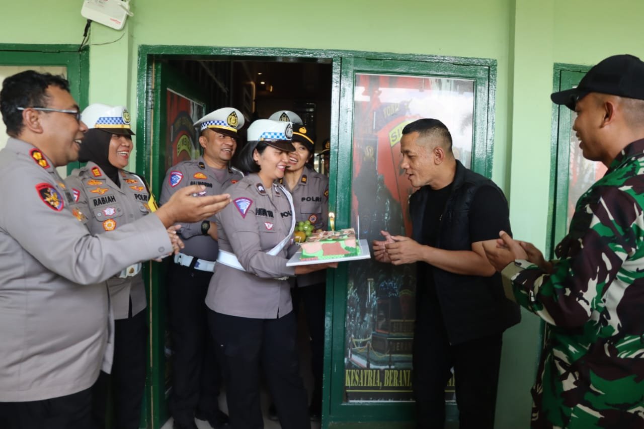 Kapolres Tanah Karo Berikan Kejutan Ulang Tahun ke-60 untuk Batalyon INF 125/Simbisa