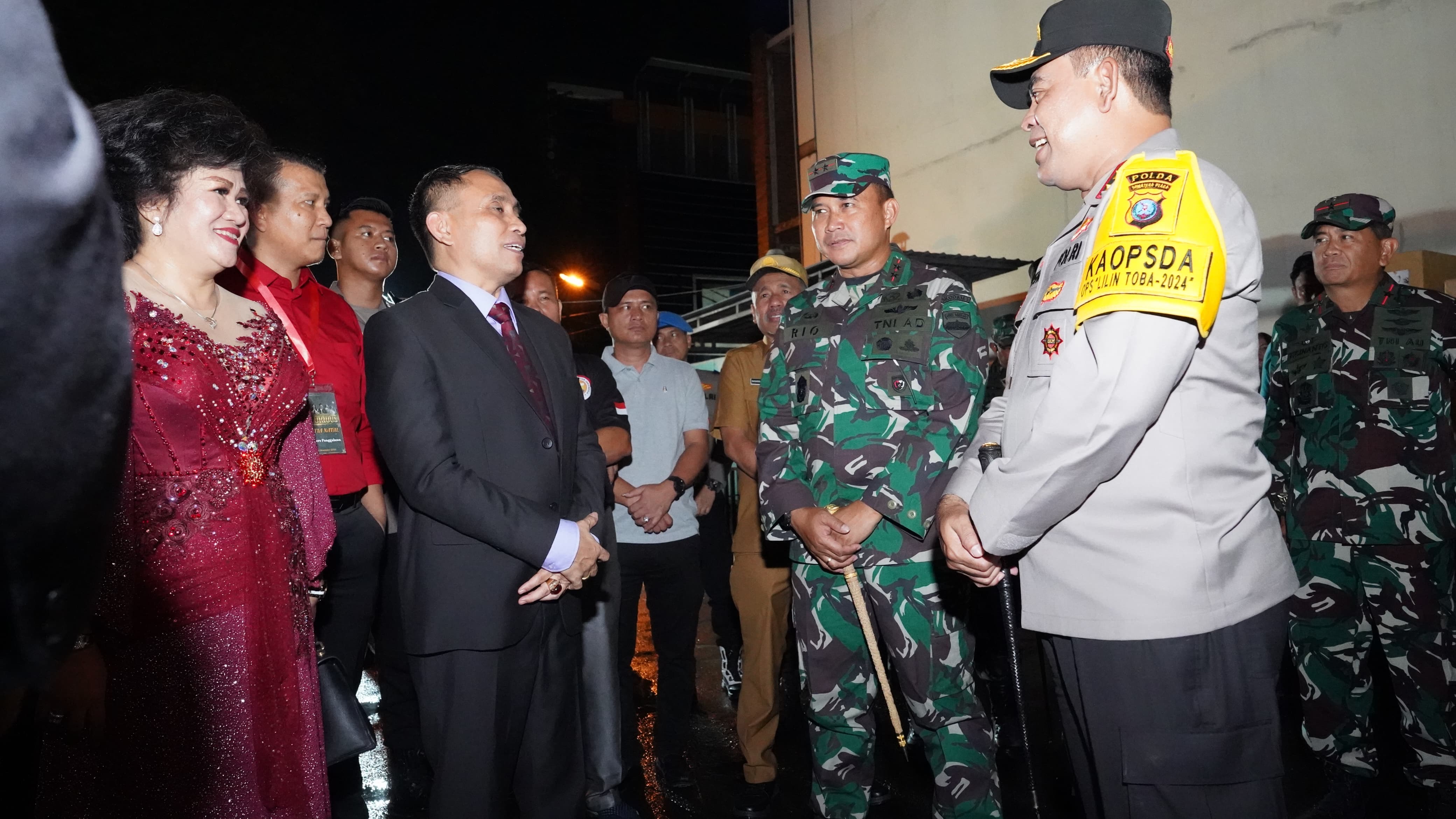 Pangdam I/BB dan Kapoldasu Bersinergi Pimpin Pengamanan Ibadah Misa Malam Natal 2024 di Medan