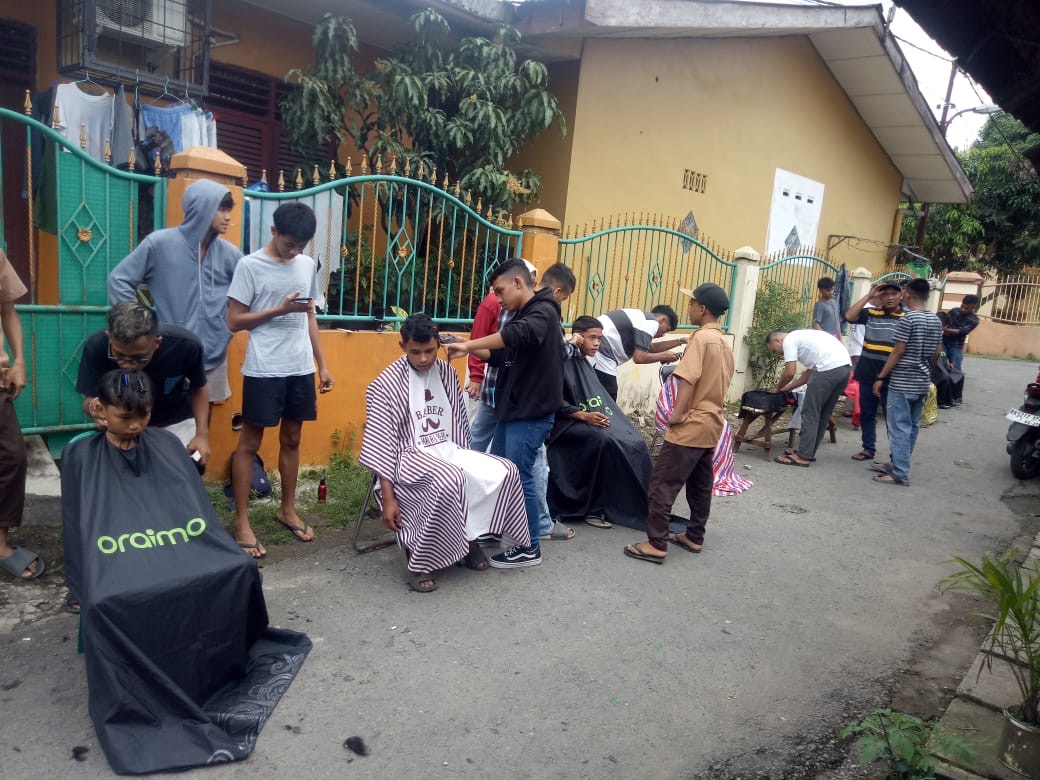 FORMEBI Gelar Pangkas Rambut Gratis untuk Warga Medan Amplas