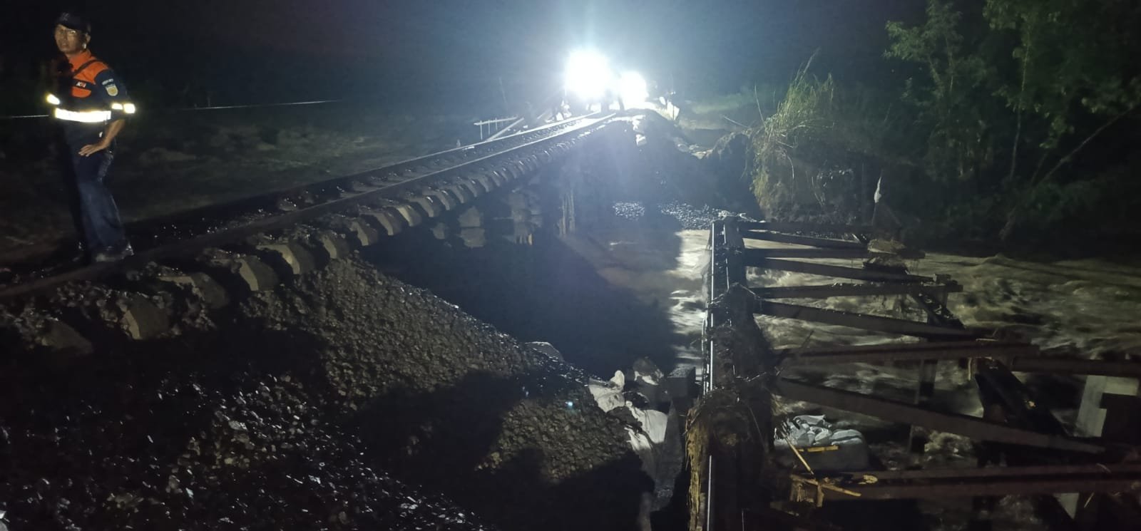 Banjir Grobogan, Jalur Rel Gubug-Karangjati Kembali Amblas