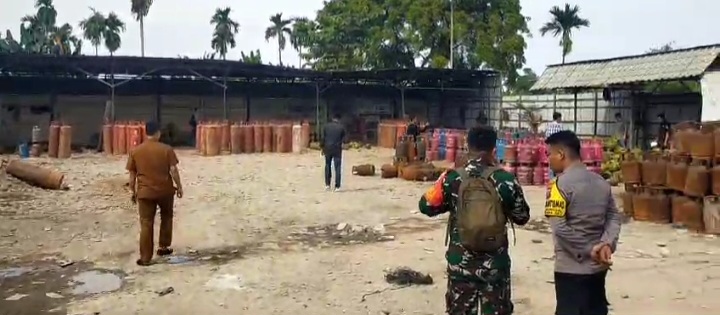 Tim Gabungan Gerebek Gudang Mafia Gas Subsidi di Marelan, Sita Ribuan Tabung