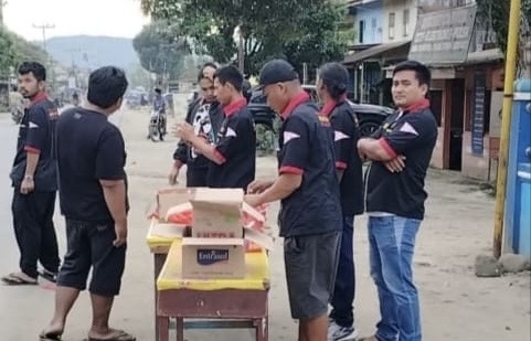 P.C Pemuda Marga Silima Tiga Binanga Berbagi Takjil