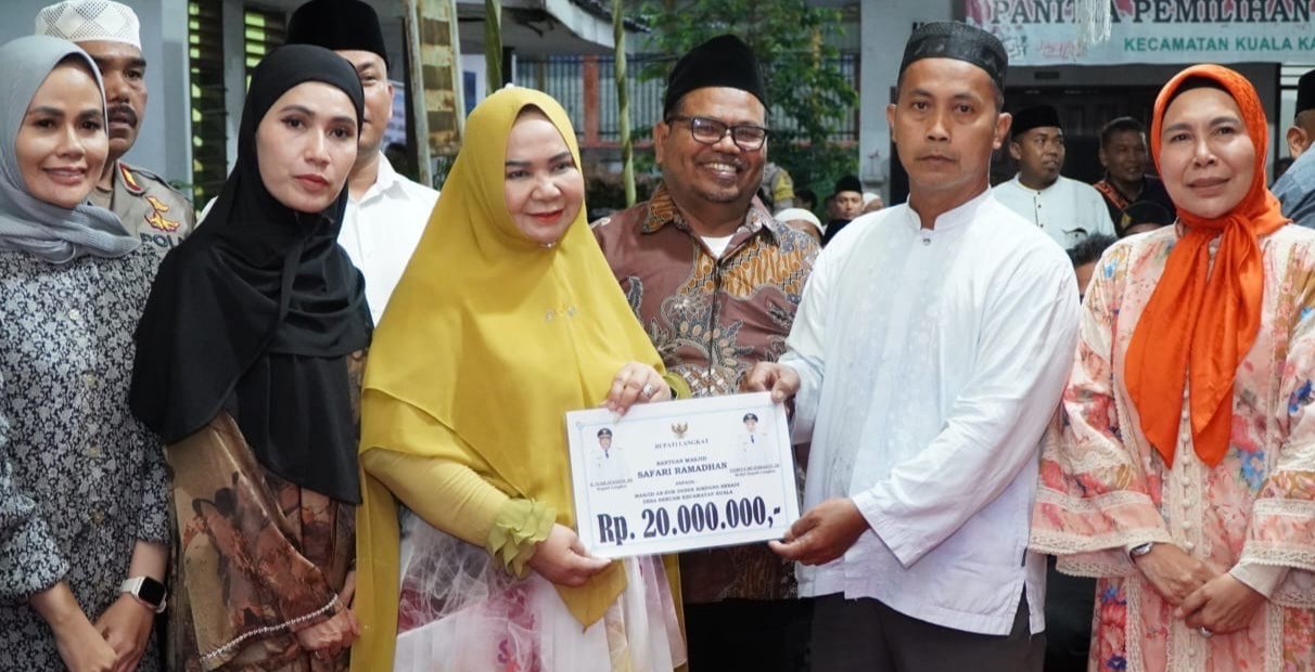 Safari Ramadhan di Kuala, Bupati Langkat Berikan Bantuan Rp40 Juta dan Paket Sembako