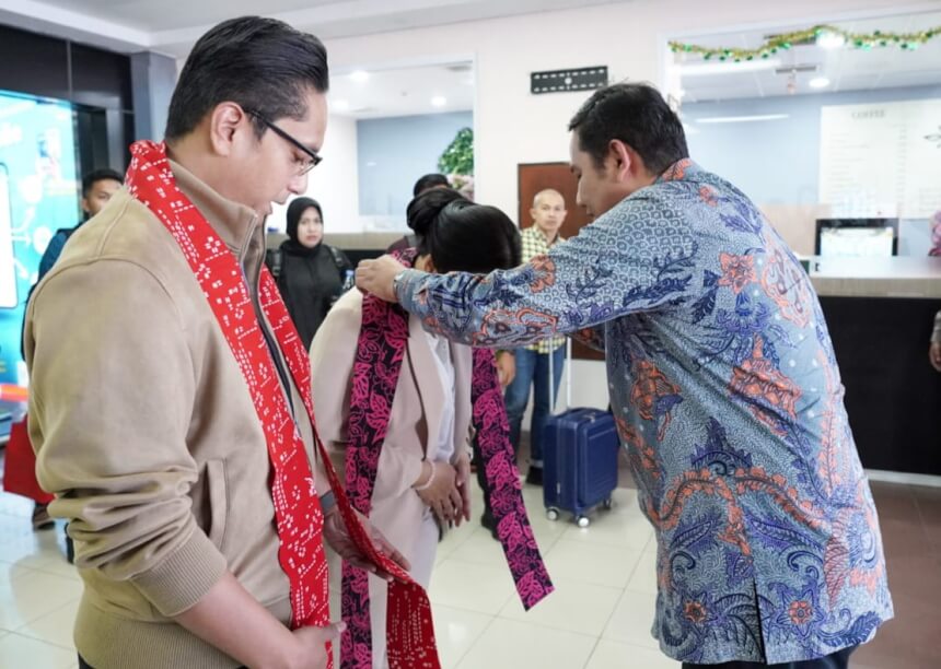 Rico Waas dan Ketua TP PKK Ikuti Muskorwil I APEKSI