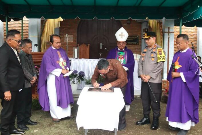 Bupati Pakpak Bharat Resmikan Gereja Katolik Stasi Santo Petrus Kecamatan Siempat Rube
