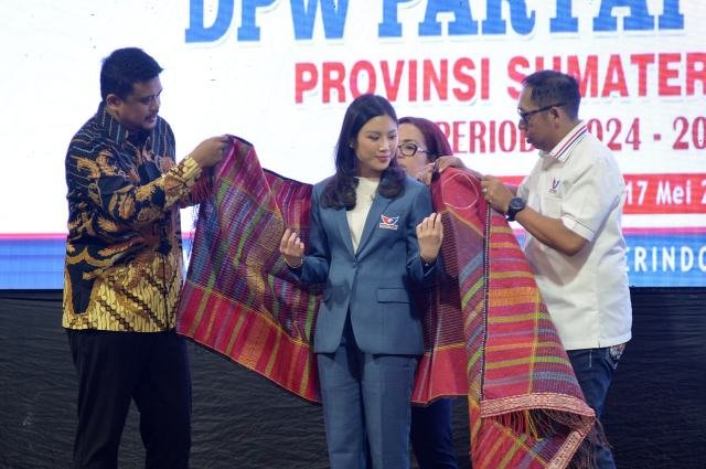 Gubernur Sumut Bobby Nasution menghadiri Pelantikan Pengurus Dewan Pimpinan Wilayah Partai Perindo Provinsi Sumut periode 2024-2029 di Ballroom Sudirman Hotel Le Polonia Jalan Jenderal Sudirman Kota Medan, Sabtu (17/5/2025) malam. Foto/Diskominfo Sumut