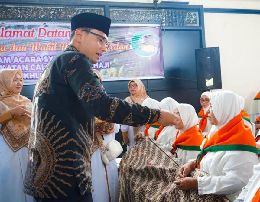 Rico Waas Tepungtawari Calhaj KBIHU Al-Mukhlisin