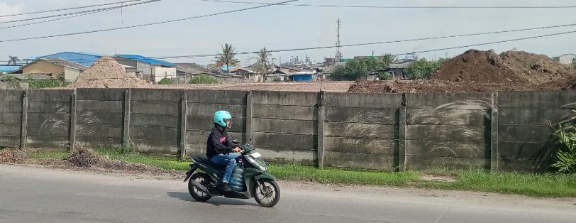 Limbah Milik PT Waruna Jadi Gunung di Belawan