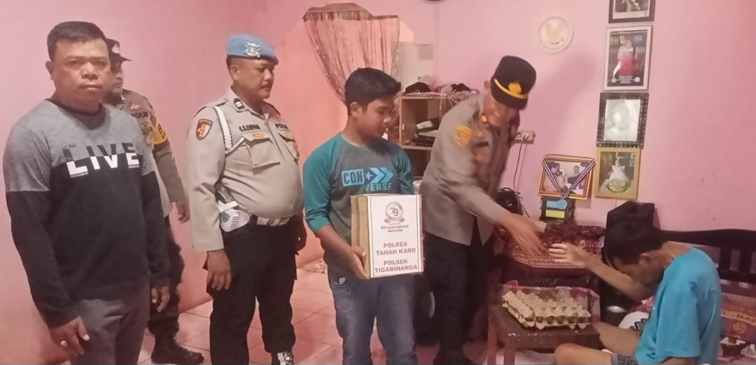 Sambut Hari Bhayangkara Ke-79, Polsek Tigabinanga Salurkan Bantuan Sosial