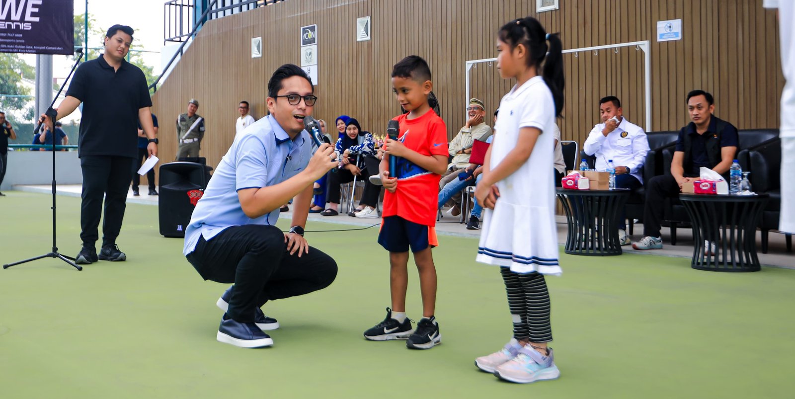 Rico Waas Buka Kejuaraan Tenis Lapangan Kelompok Umur