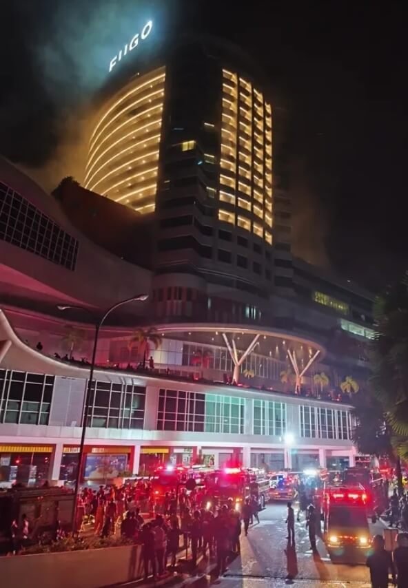 Kebakaran Hebat Landa BigMall Samarinda, 25 Orang Alami Sesak Nafas
