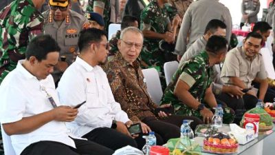PJ Sekda Provinsi Sumatera Utara (Sumut) Arman Effendy Pohan bersama Kapolda Sumut Irjen Pol Whisnu Hermawan Februanto, dan Pangdam I/Bukit Barisan Mayjen TNI Rio Firdianto dan unsur Forkopimda lainnya menghadiri dan menyaksikan groundbreaking gudang ketahanan pangan Polri, di Jalan Flamboyan Medan, Kamis (5/6/2025).