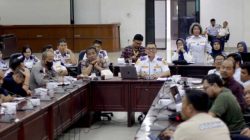 Pemerintah Provinsi (Pemprov) Sumatera Utara (Sumut) melalui Dinas Perhubungan Sumut memfasilitasi pertemuan perusahaan aplikasi dan driver ojek online (Ojol), guna membahas dan merampungkan regulasi yang mengatur operasional Ojol. Pertemuan berlangsung di Kantor Dinas Perhubungan Sumut, 3 Juni 2025.