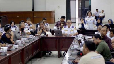 Pemerintah Provinsi (Pemprov) Sumatera Utara (Sumut) melalui Dinas Perhubungan Sumut memfasilitasi pertemuan perusahaan aplikasi dan driver ojek online (Ojol), guna membahas dan merampungkan regulasi yang mengatur operasional Ojol. Pertemuan berlangsung di Kantor Dinas Perhubungan Sumut, 3 Juni 2025.