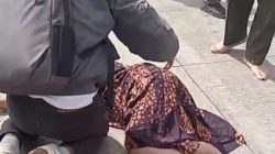 Nenek Tertabrak Motor PJR Saat Menyeberang di Depan RS Mitra Medika