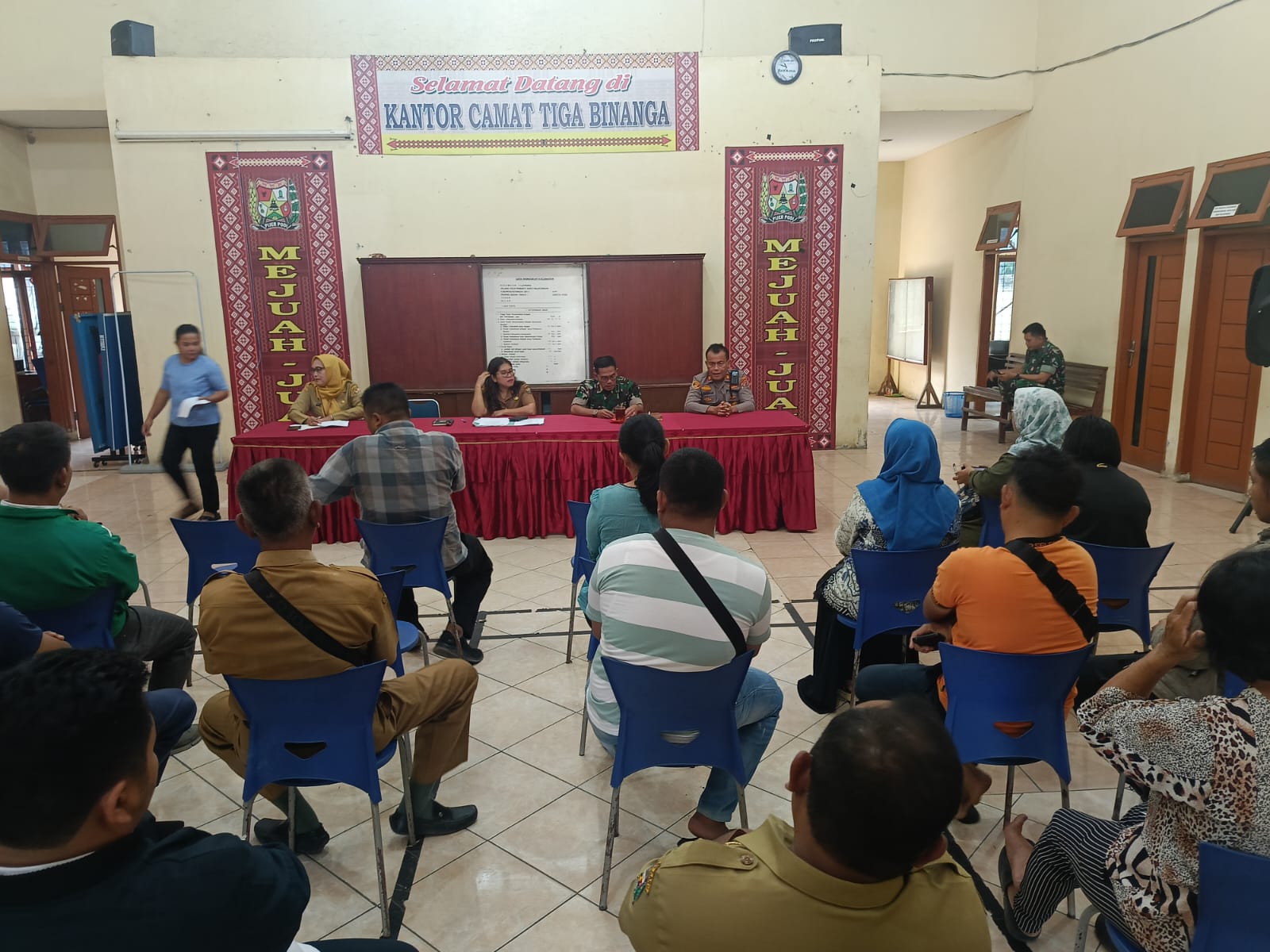 Polsek Tigabinanga Hadiri Rapat Koordinasi Panitia HUT RI ke-80