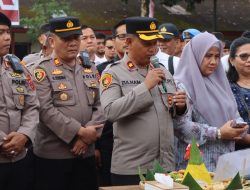 Personel Polres Tanah Karo Berikan Kejutan Ulang Tahun Ke-46 untuk Kapolres