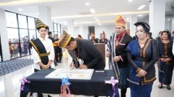 Gubsu Resmikan Gedung Perpustakaan Daerah pada HUT Ke 22 Kab. Pakpak Bharat
