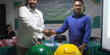 Universitas Pertamina Gagas Komposter Putar, Solusi Cepat Kelola Sampah Organik di Desa Barengkok