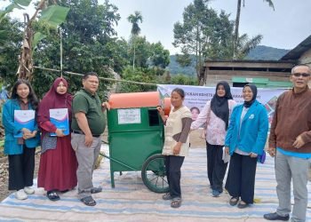 Unimed Bantu UMKM Binjai Tingkatkan Kualitas Keripik Lewat Mesin Peniris Minyak