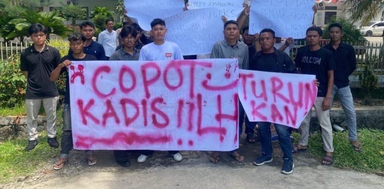 Air Sungai Batang Serangan Tercemar, Puluhan Mahasiswa Berunjuk Rasa ke Dinas Lingkungan Hidup