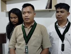 HMI Sumut Kecam Pengibaran Bendera Merah Putih Dilakukan Wanita Berpakaian Seksi