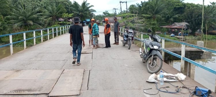 Pemkab Deli Serdang Lakukan Pemeliharaan Jembatan Rantau Panjang