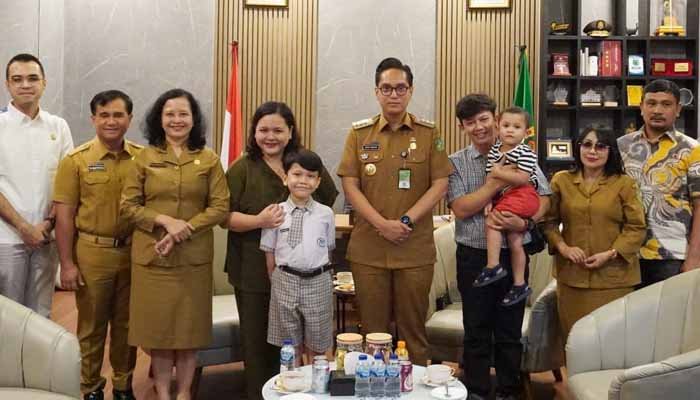 Antonius Tumanggor Fasilitasi Keberangkatan Vincent Sinurat ke Olimpiade Matematika Internasional